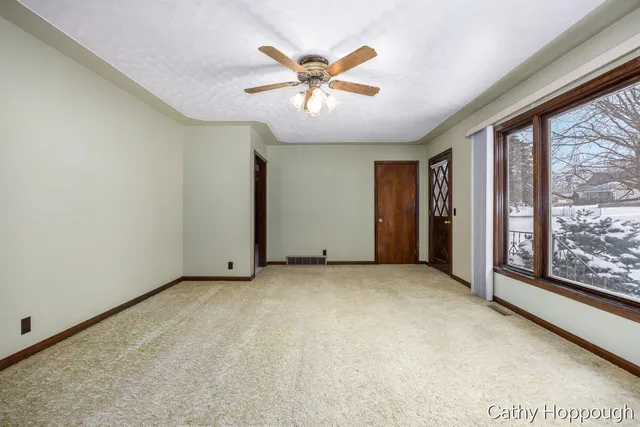 $340,000 | 250 Meadowlane Drive, Portland, MI 48875