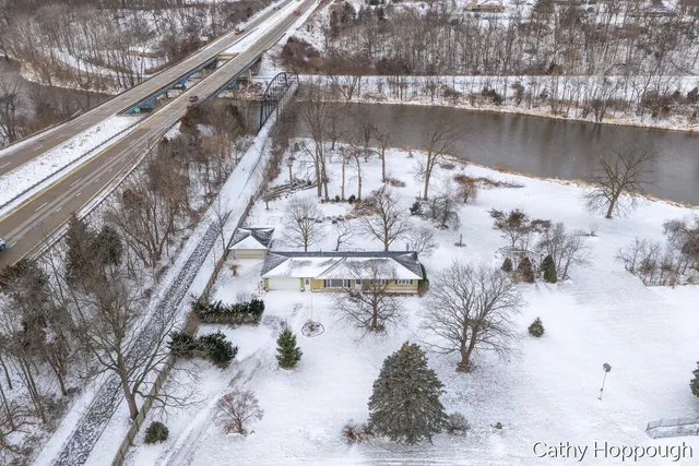 $340,000 | 250 Meadowlane Drive, Portland, MI 48875