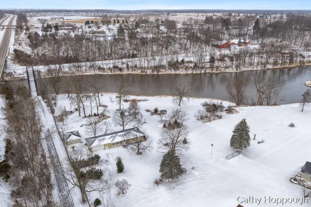 $340,000 | 250 Meadowlane Drive, Portland, MI 48875