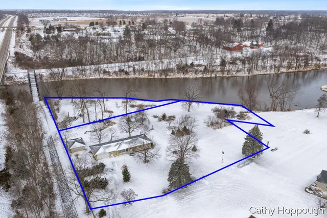 $340,000 | 250 Meadowlane Drive, Portland, MI 48875