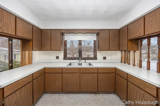 $340,000 | 250 Meadowlane Drive, Portland, MI 48875