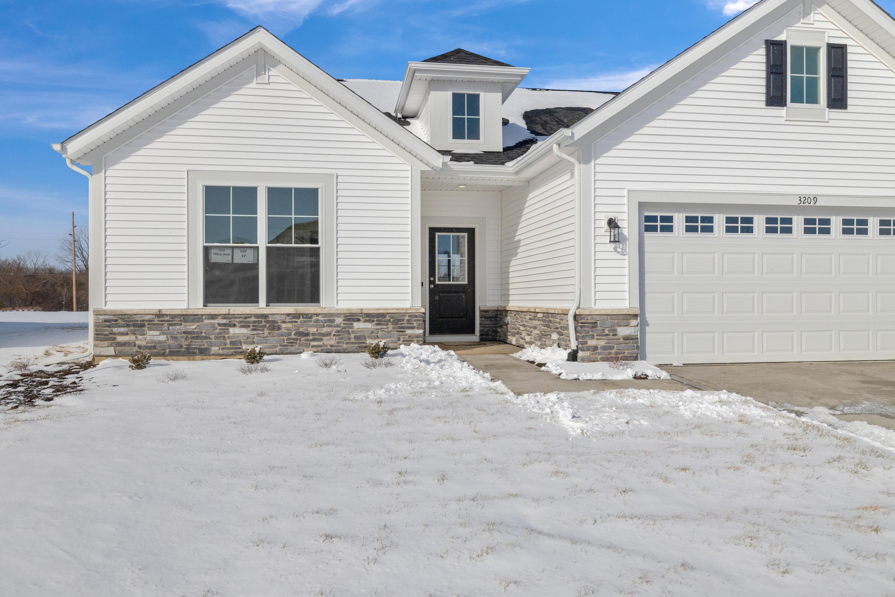 3209 Hilltop Road Valparaiso, IN 46385 - Photo 2 of 23 3000x2000
