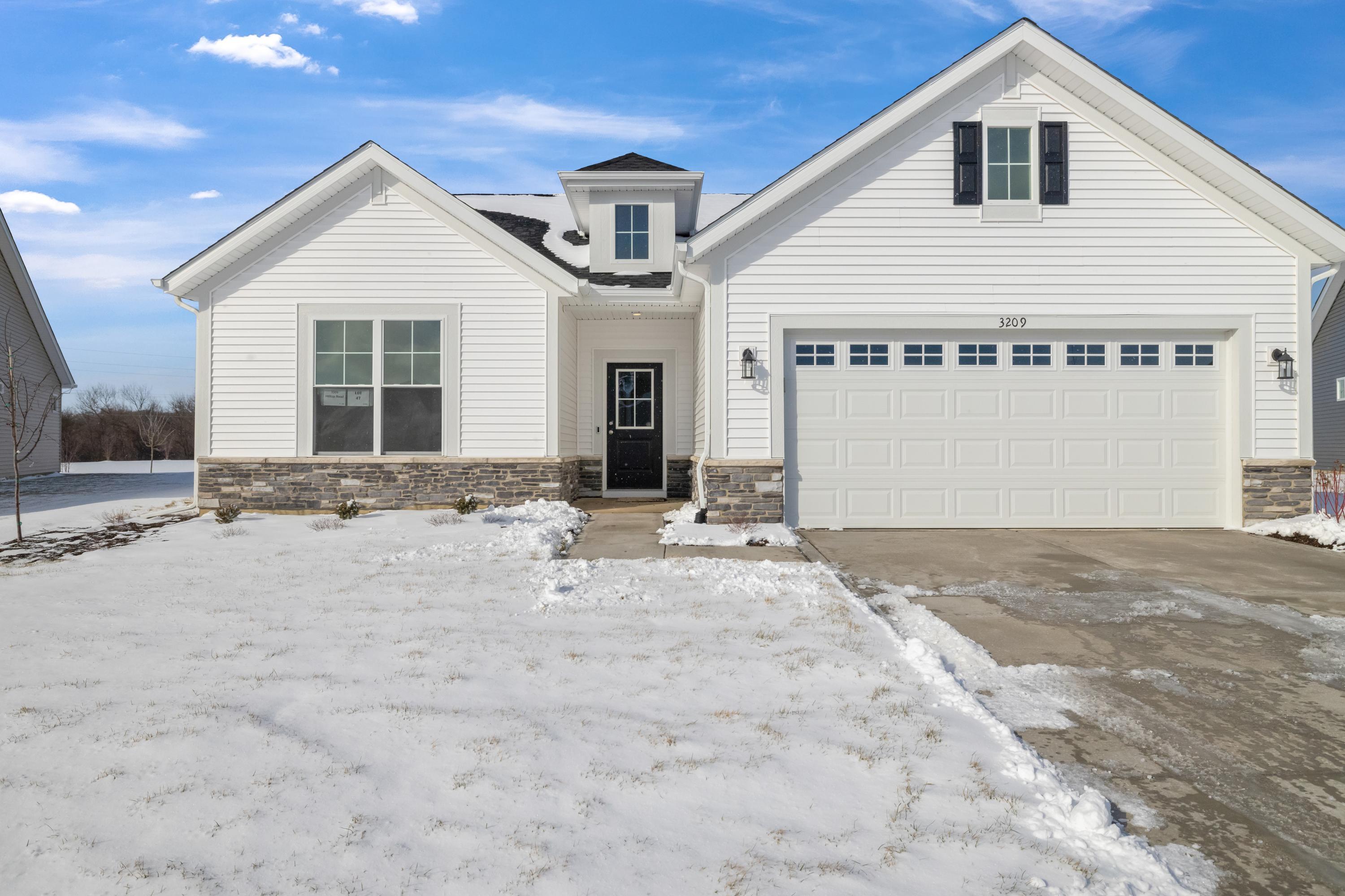 3209 Hilltop Road Valparaiso, IN 46385 - Photo 3 of 23 3000x2000