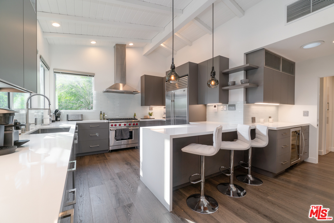 1536 Rising Glen Road Los Angeles, CA 90069 - Photo 12 of 41