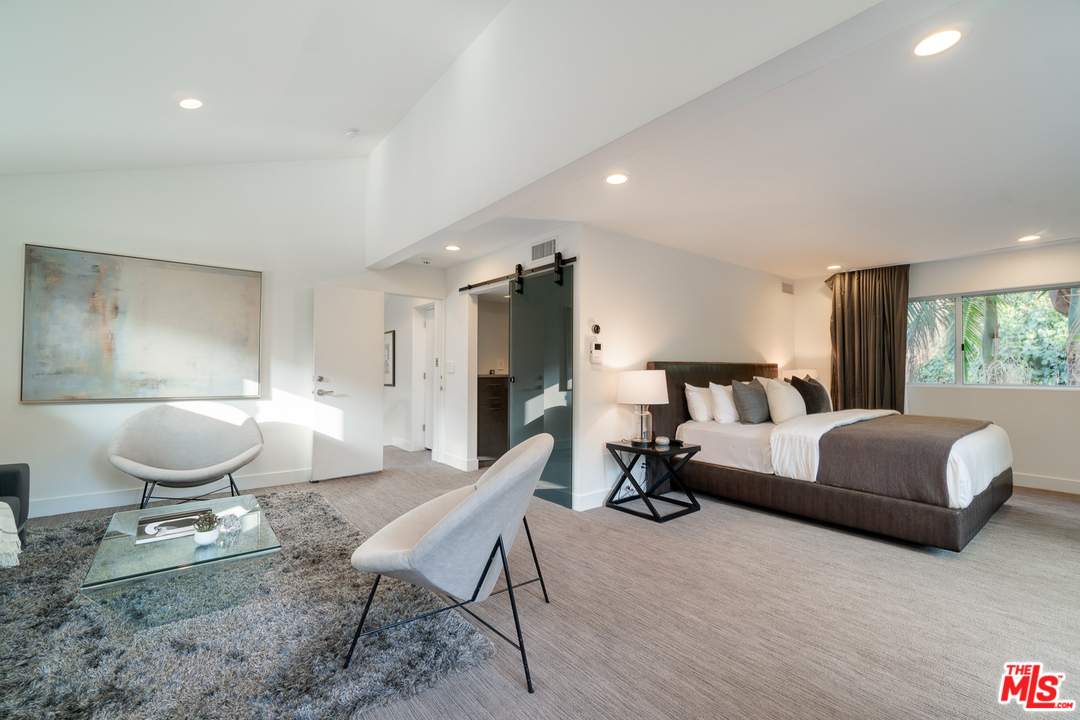 1536 Rising Glen Road Los Angeles, CA 90069 - Photo 18 of 41