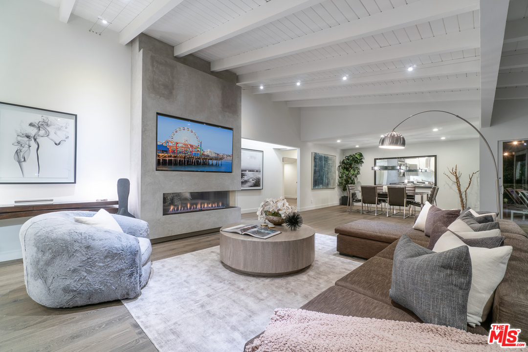 1536 Rising Glen Road Los Angeles, CA 90069 - Photo 3 of 41