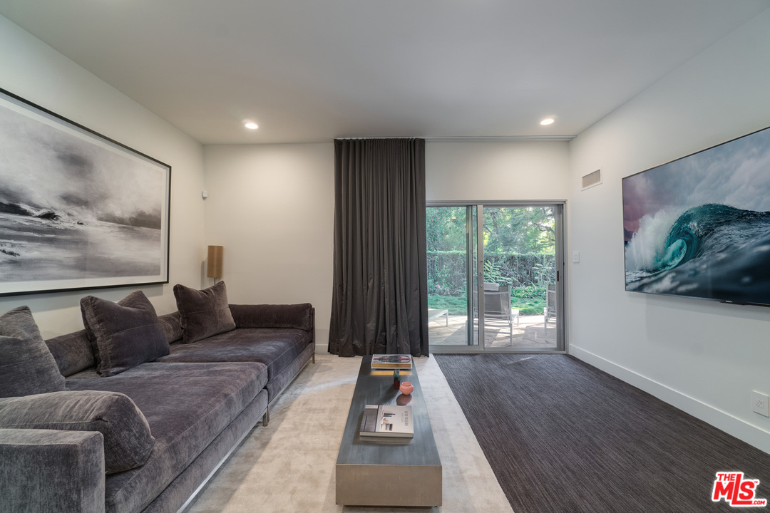 1536 Rising Glen Road Los Angeles, CA 90069 - Photo 25 of 41