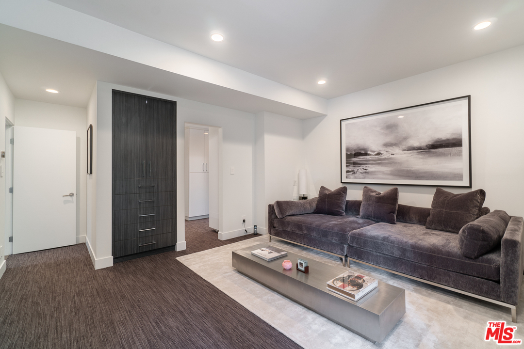 1536 Rising Glen Road Los Angeles, CA 90069 - Photo 26 of 41