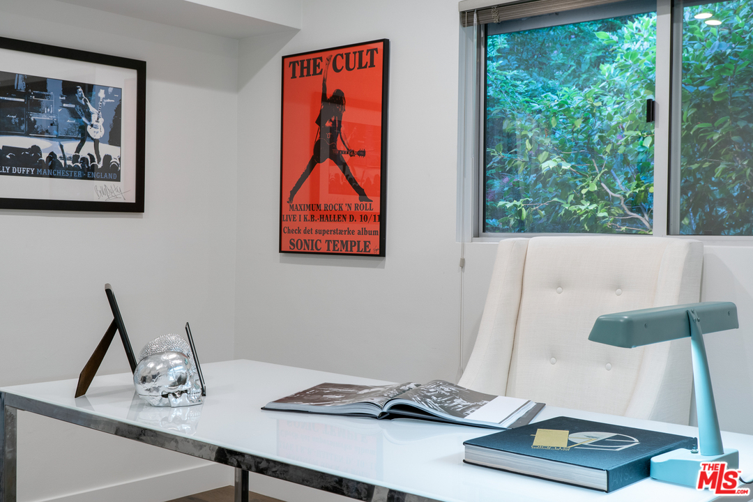 1536 Rising Glen Road Los Angeles, CA 90069 - Photo 33 of 41