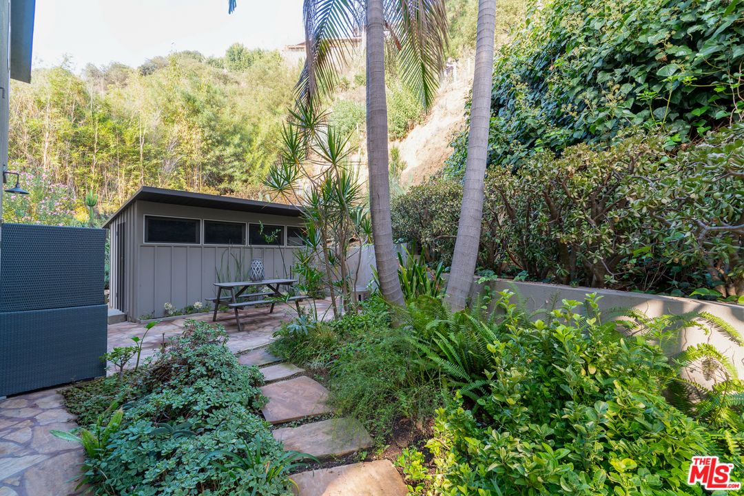 1536 Rising Glen Road Los Angeles, CA 90069 - Photo 40 of 41