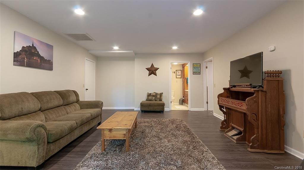 7701 Robin Crest Road Charlotte, NC 28226 - Photo 22 of 28 Gallery Image 22