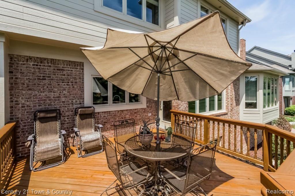 320 Wyngate Drive Rochester, MI 48307 - Photo 42 of 47 045-Deck-1722806-large.jpg