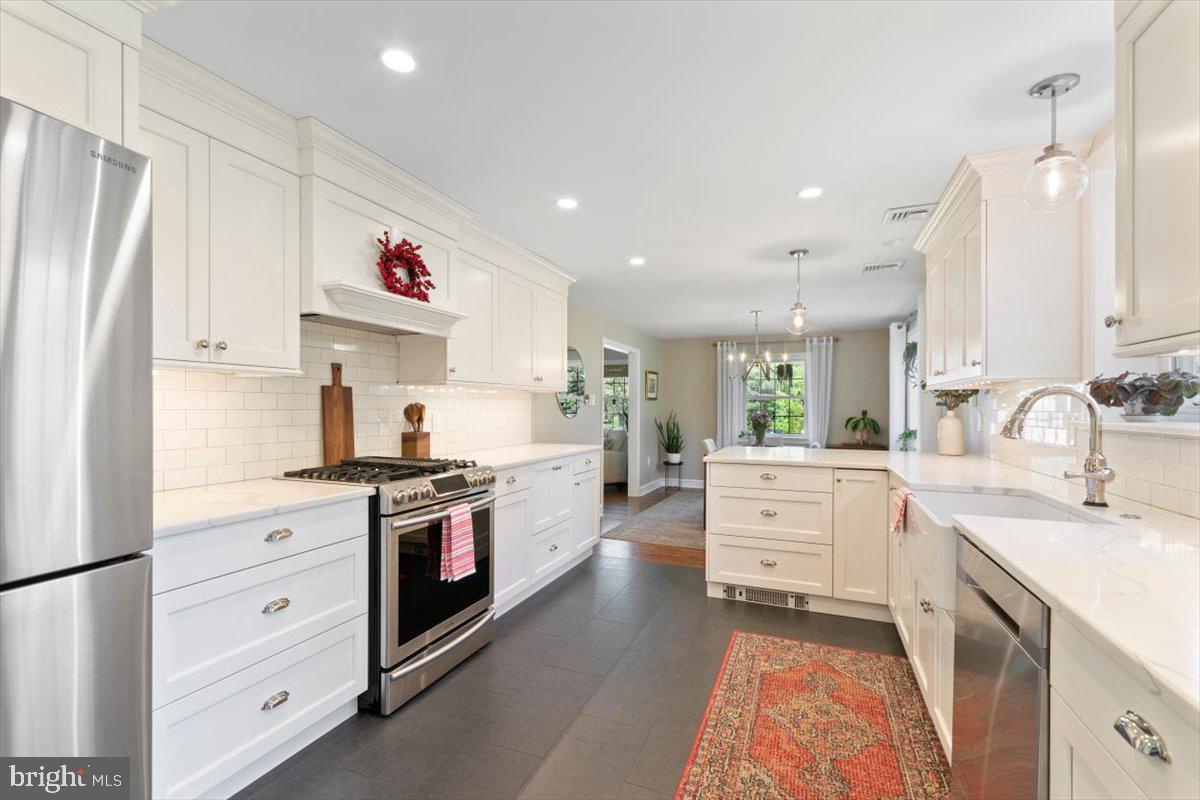 219 Hewett Road Wyncote, PA 19095 - Photo 13 of 39