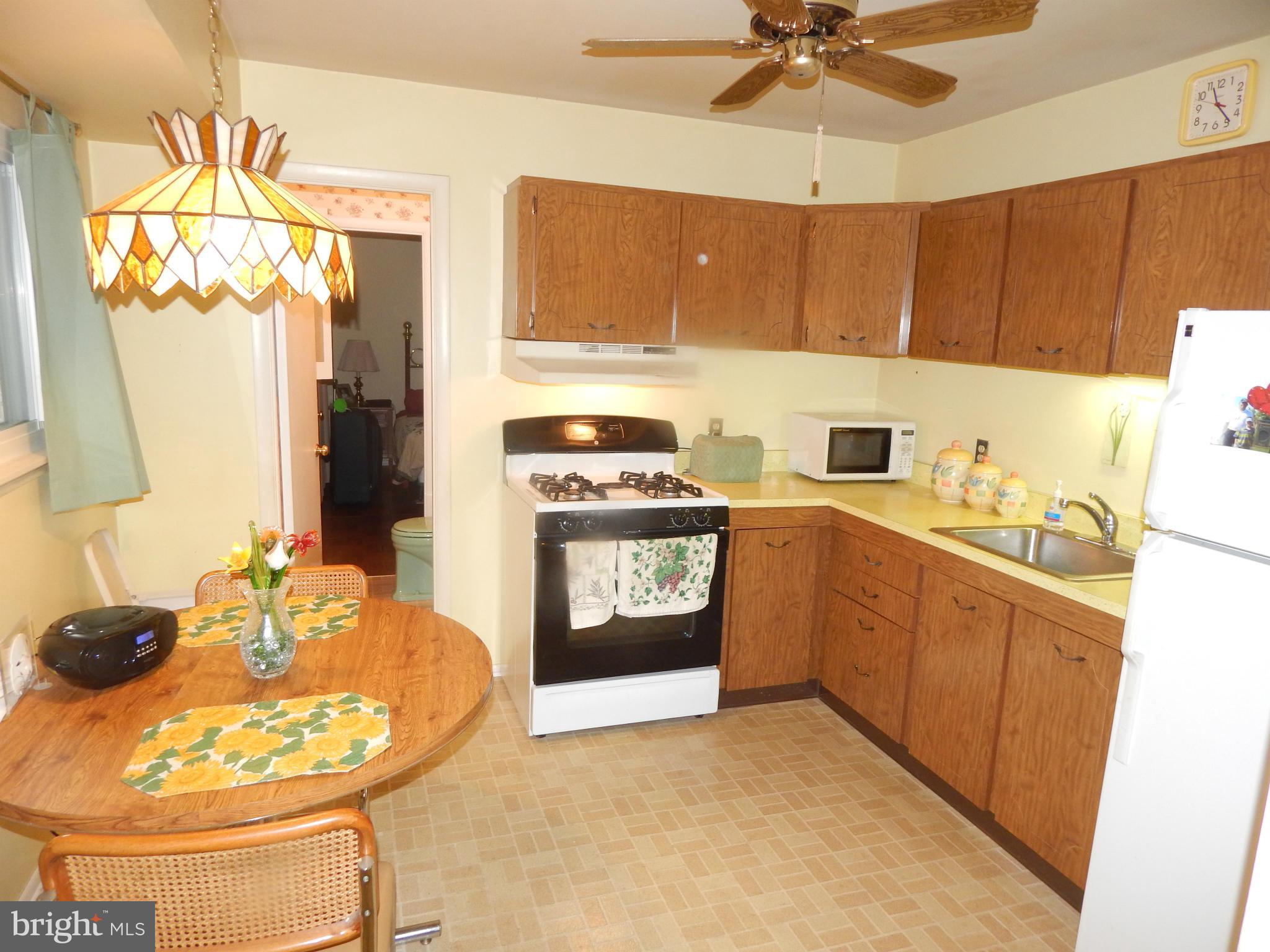 303 Highfalcon Road Reisterstown, MD 21136 - Photo 3 of 26 Kitchen