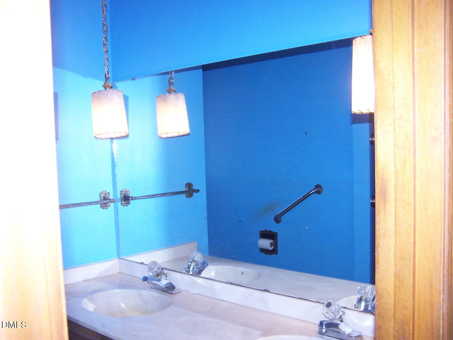5008 Will-O-Dean Road Raleigh, NC 27616 - Photo 17 of 38 Primary Bedroom Bath