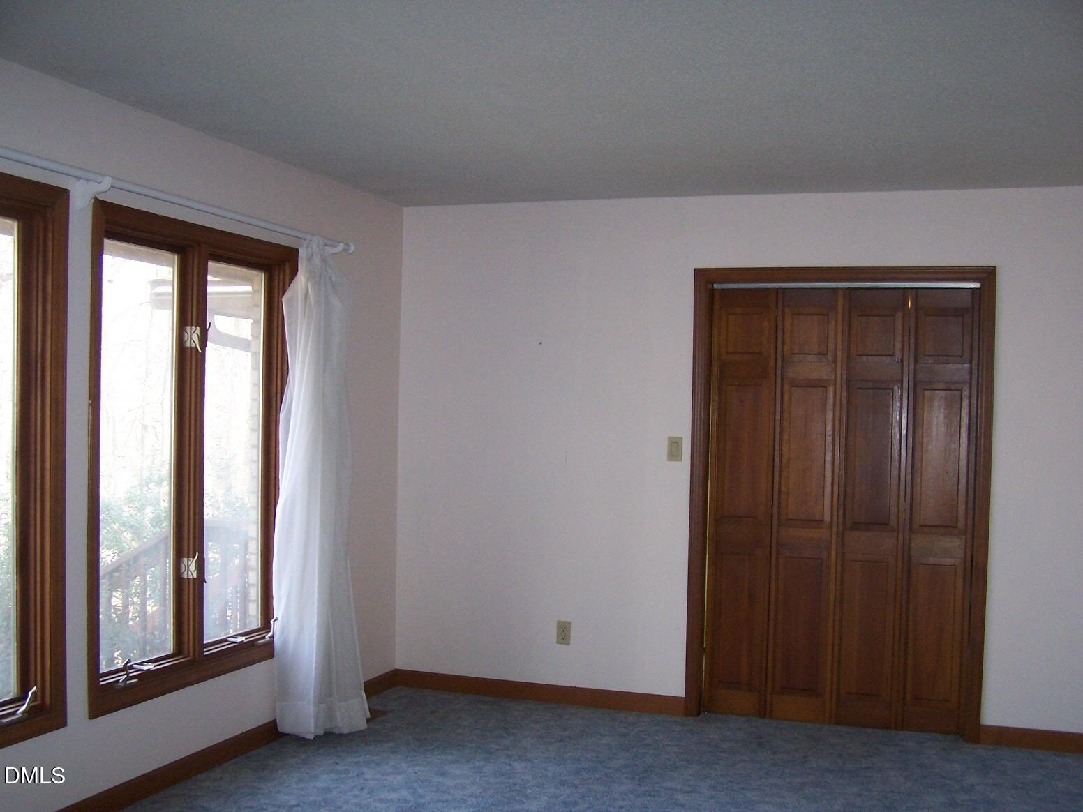 5008 Will-O-Dean Road Raleigh, NC 27616 - Photo 6 of 38 Living room