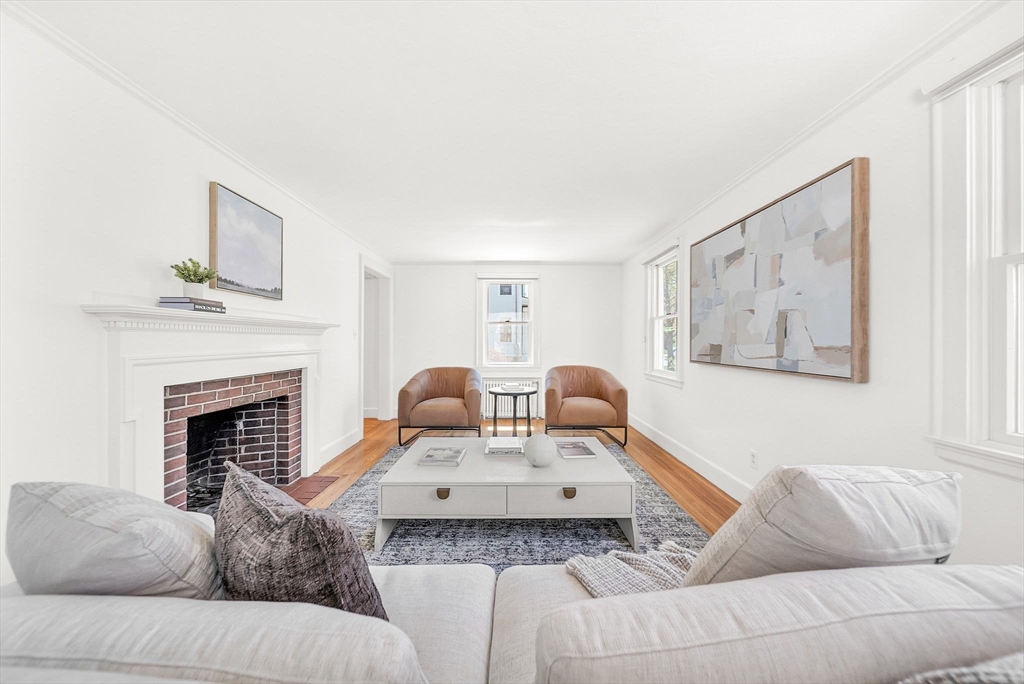 23 Douglas Road Needham, MA 02492 - Photo 4 of 28