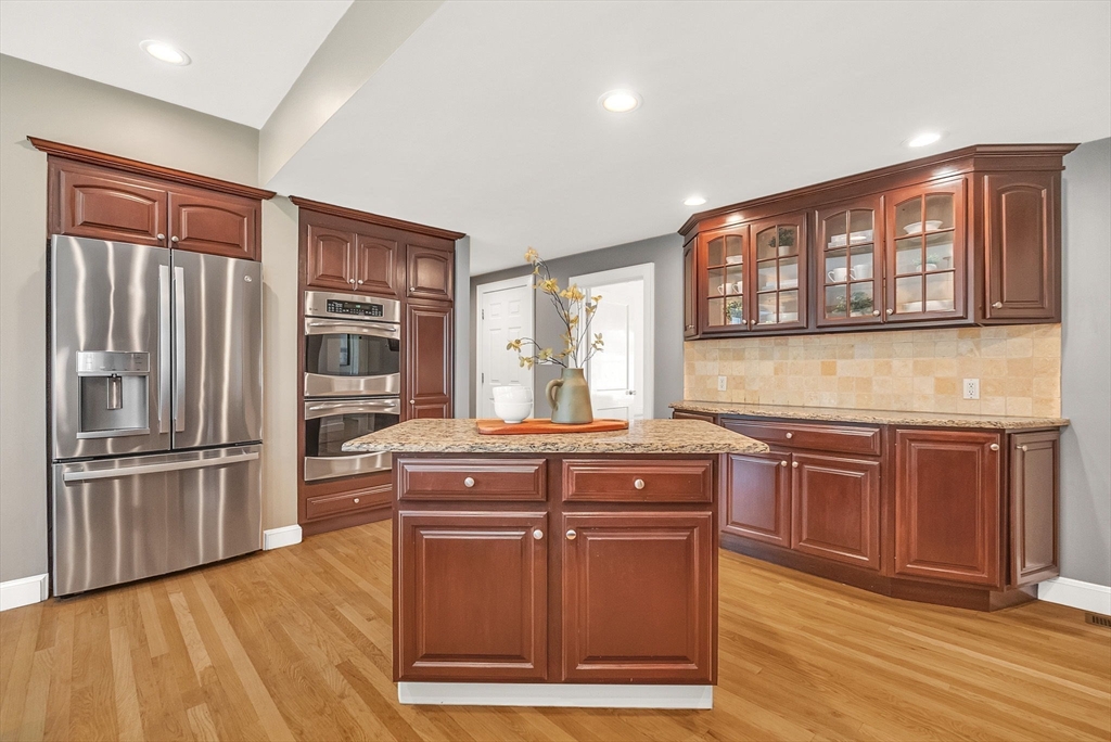23 Douglas Road Needham, MA 02492 - Photo 8 of 28