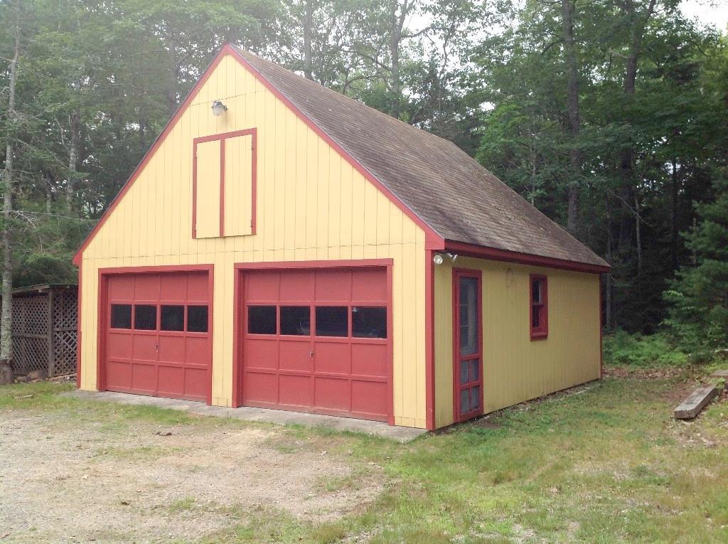 69 Pemaquid Harbor Road Pemaquid, ME 04558 - Photo 11 of 12 Exterior of two car garage.