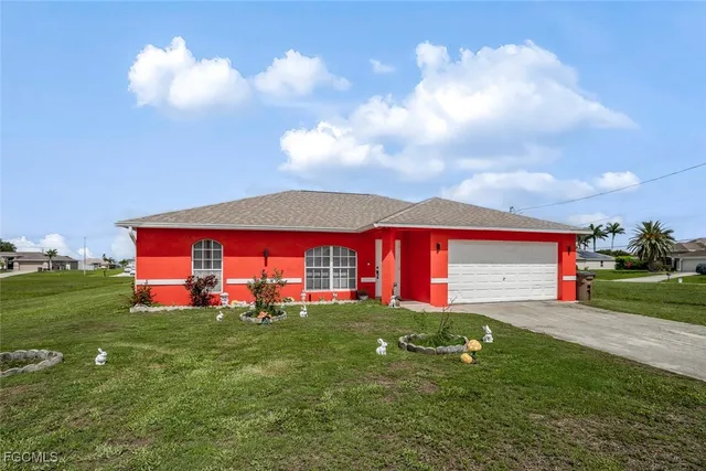 a front view of house with yard