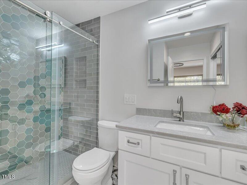 717 East Millbrook Road Raleigh, NC 27609 - Photo 14 of 21