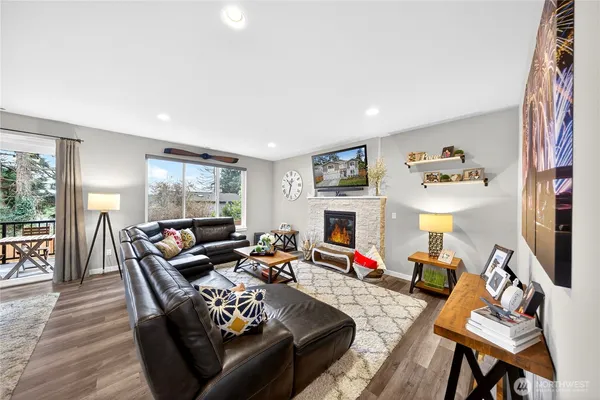 $739,000 | 2210 Southwest Putnam Drive, Oak Harbor, WA 98277