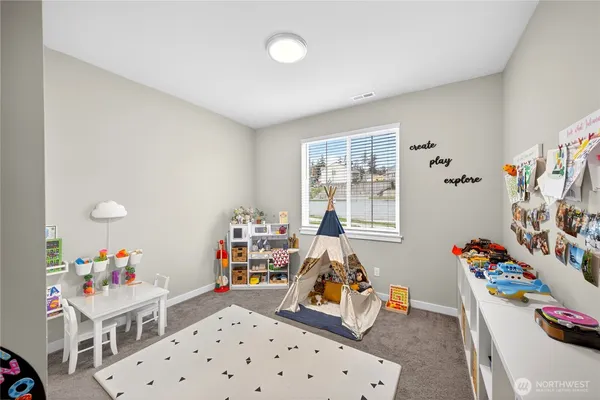 $739,000 | 2210 Southwest Putnam Drive, Oak Harbor, WA 98277