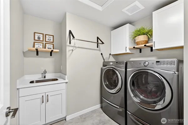 $739,000 | 2210 Southwest Putnam Drive, Oak Harbor, WA 98277