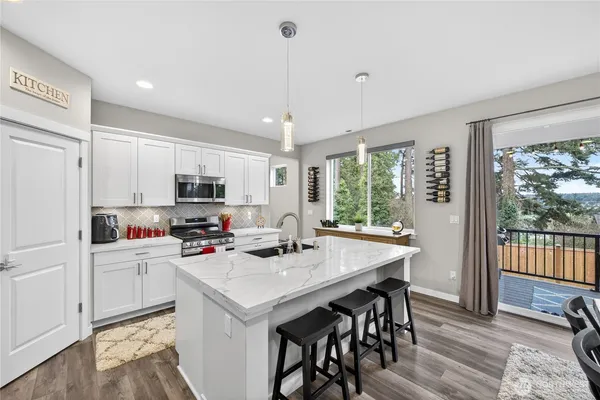 $739,000 | 2210 Southwest Putnam Drive, Oak Harbor, WA 98277