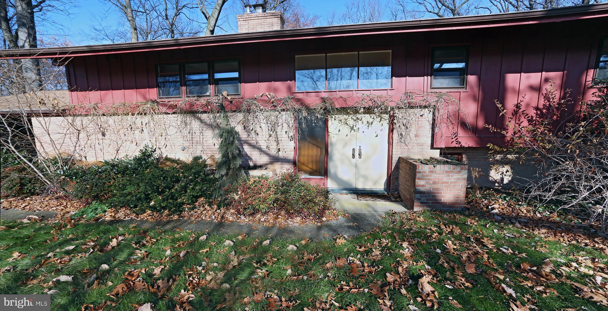 843 Hillaire Road Lancaster, PA 17601 - Photo 4 of 35 Front