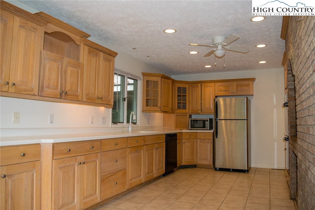 146 Mallard Lane Boone, NC 28607 - Photo 13 of 35 Gallery Image 13