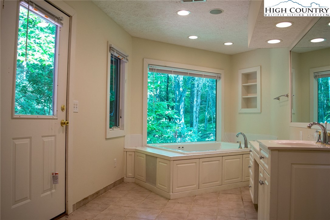 146 Mallard Lane Boone, NC 28607 - Photo 19 of 35 Gallery Image 19