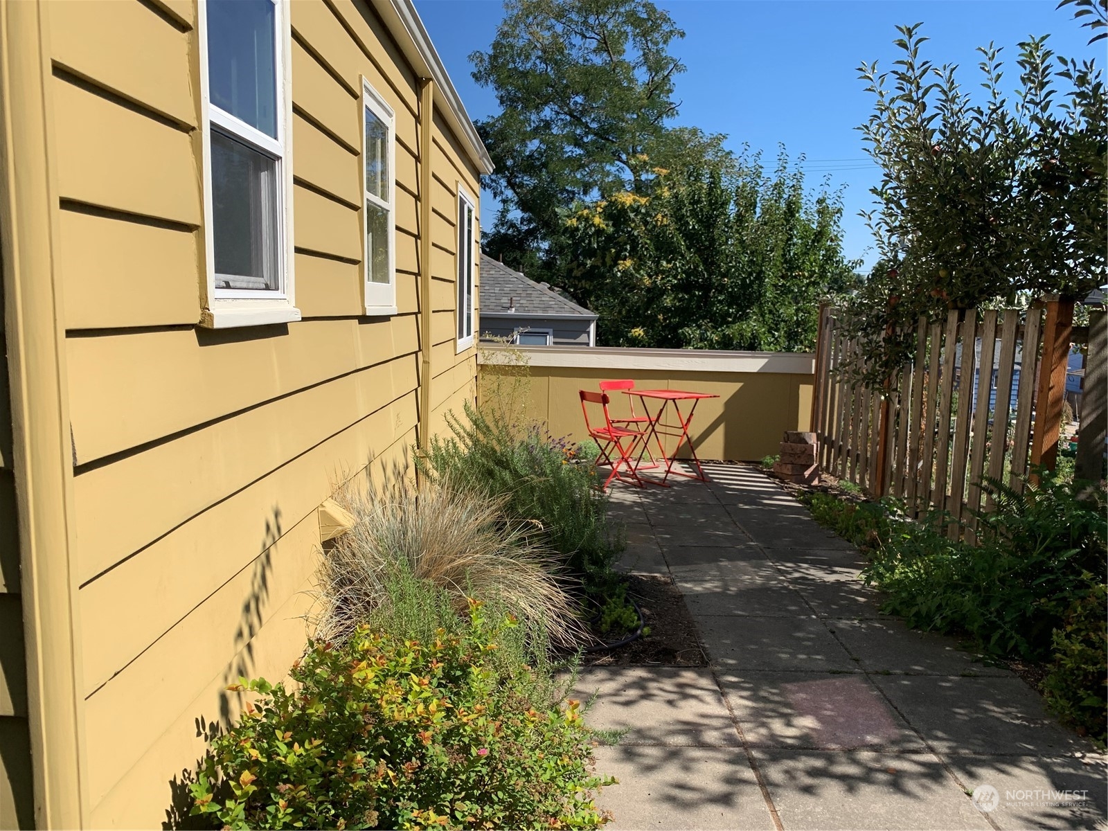 1015 North 40th Street Seattle, WA 98103 - Photo 17 of 20