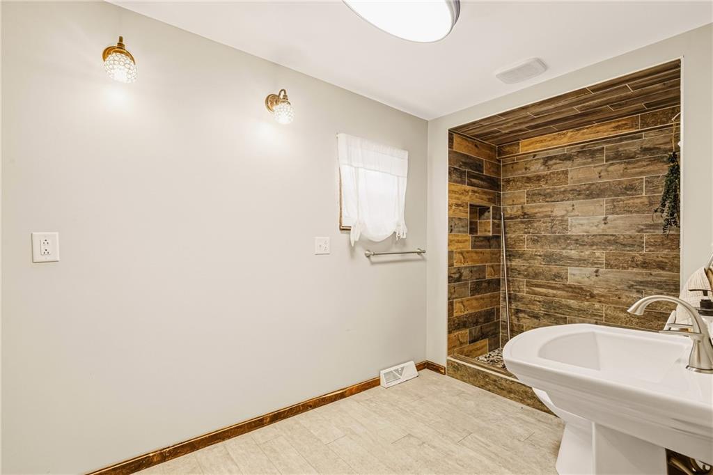 708 Walker Street Garrett, PA 15542 - Photo 16 of 36