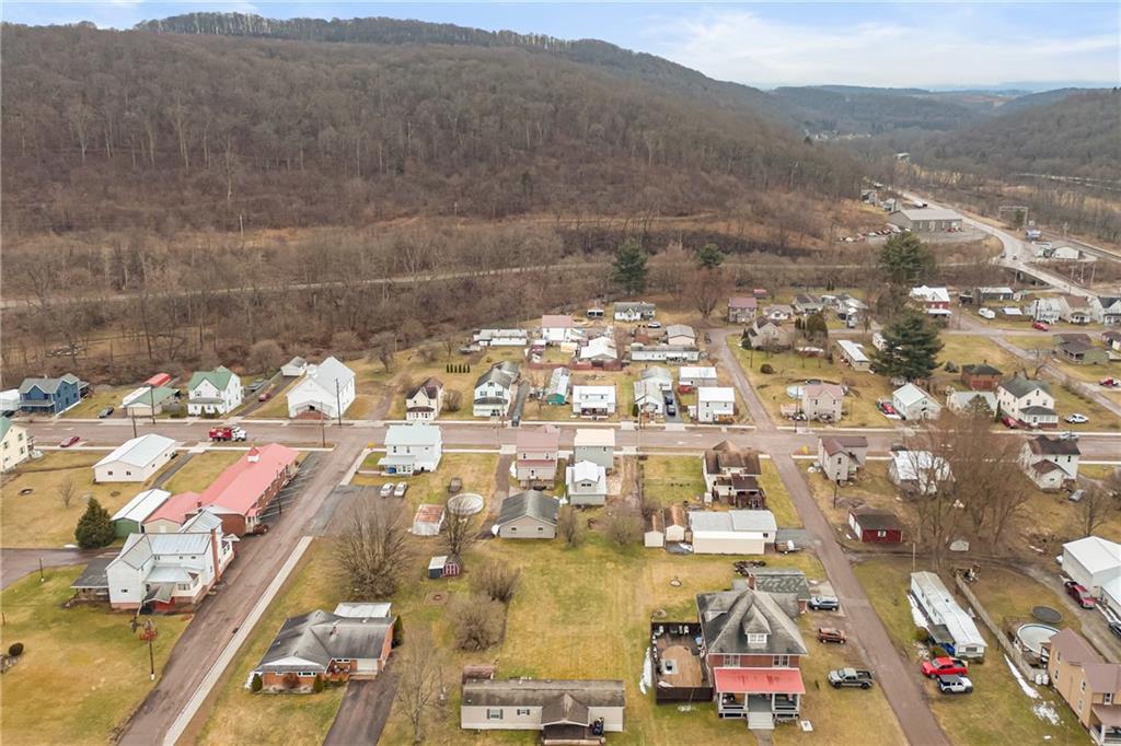 708 Walker Street Garrett, PA 15542 - Photo 33 of 36