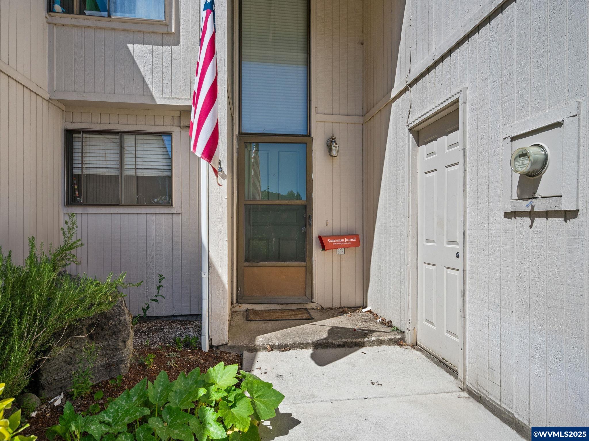 3844 Auburn Road Northeast Salem, OR 97301 - Photo 3 of 35 Gallery Image 3