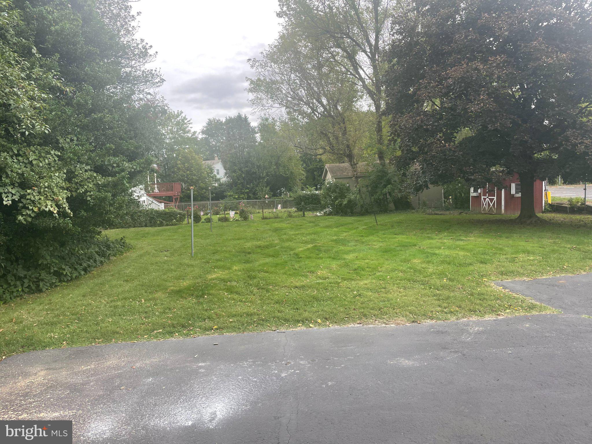 180 Easton Road, Unit 1 Horsham, PA 19044 - Photo 15 of 15 Back Yard