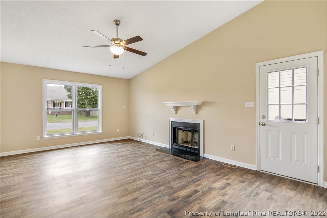 3825 Constance Road Hope Mills, NC 28348 - Photo 8 of 35 Gallery Image 8