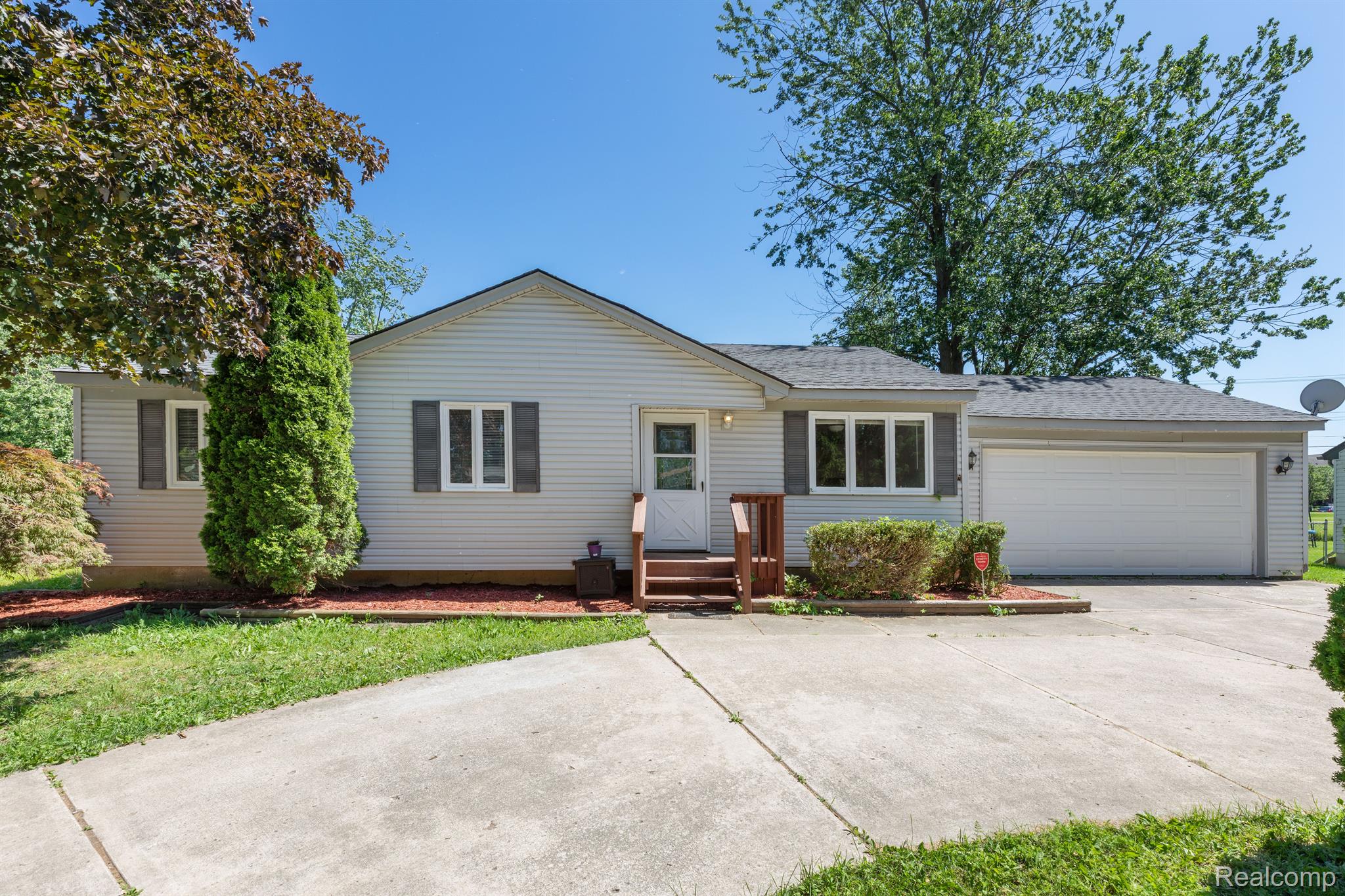 351 Gamma Road Walled Lake, MI 48390 - Photo 2 of 32 Gallery Image 2