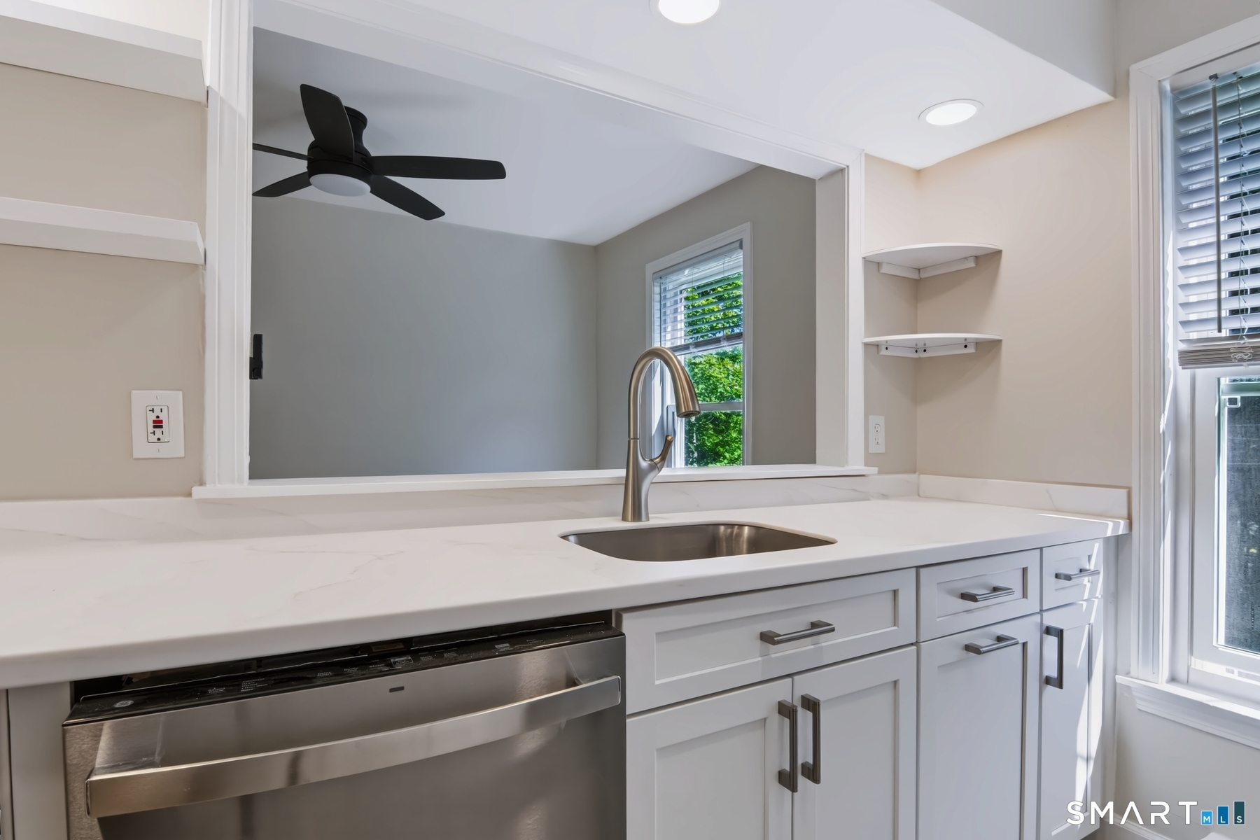 241 Boston Post Road, Unit C East Lyme, CT 06333 - Photo 12 of 29 Gallery Image 12