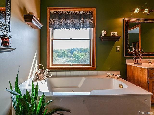 6185 Pingree Road Howell, MI 48843 - Photo 20 of 66 Master bath