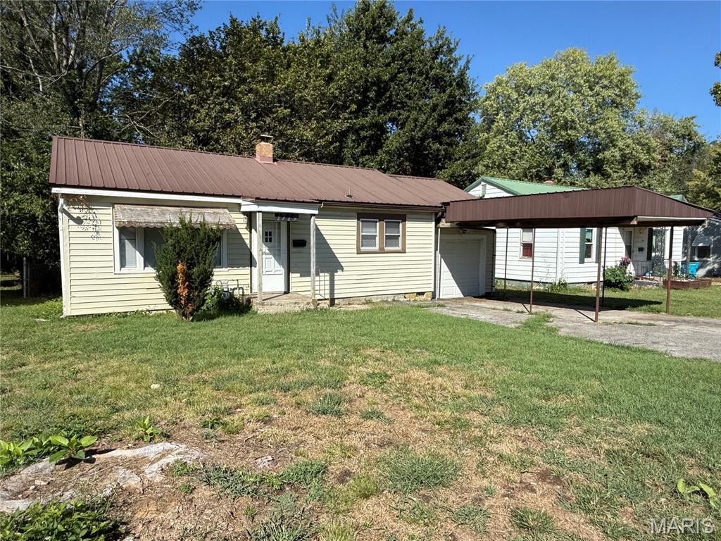 1719 North Weller Avenue Springfield, MO 65803 - Photo 1 of 16