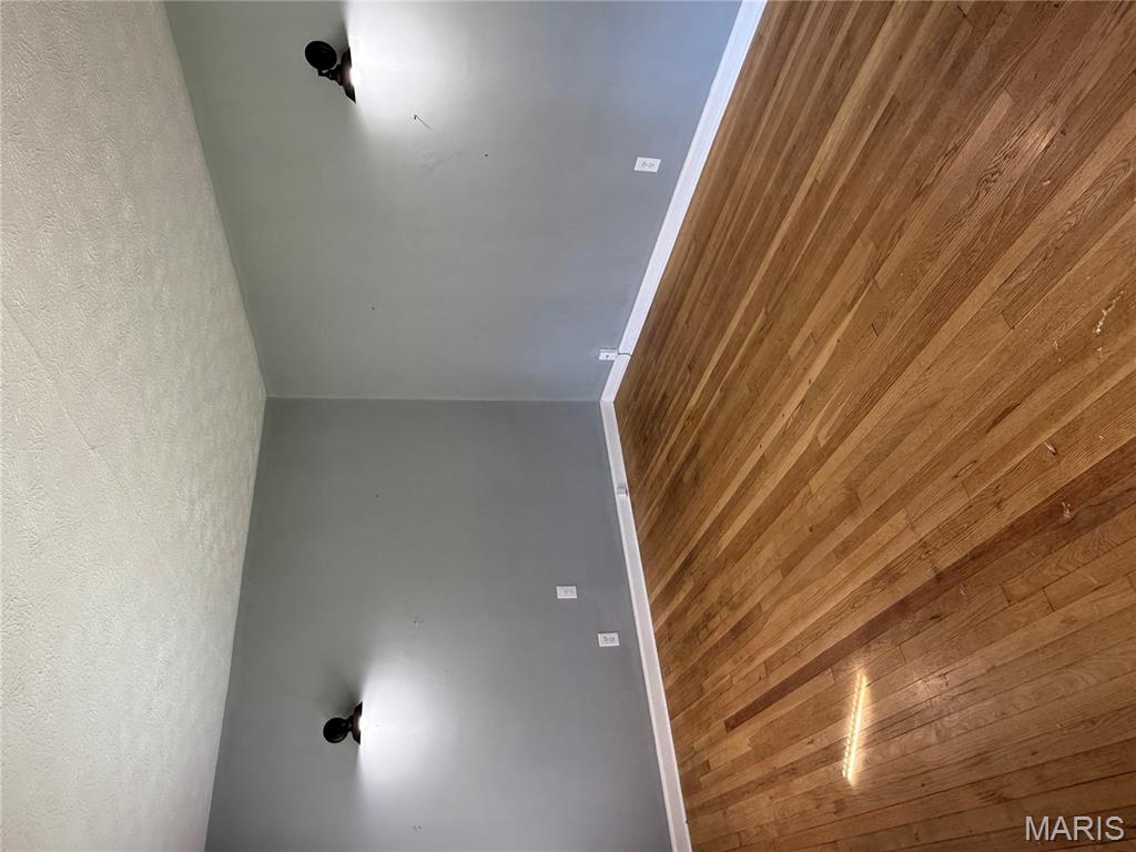 1719 North Weller Avenue Springfield, MO 65803 - Photo 5 of 16