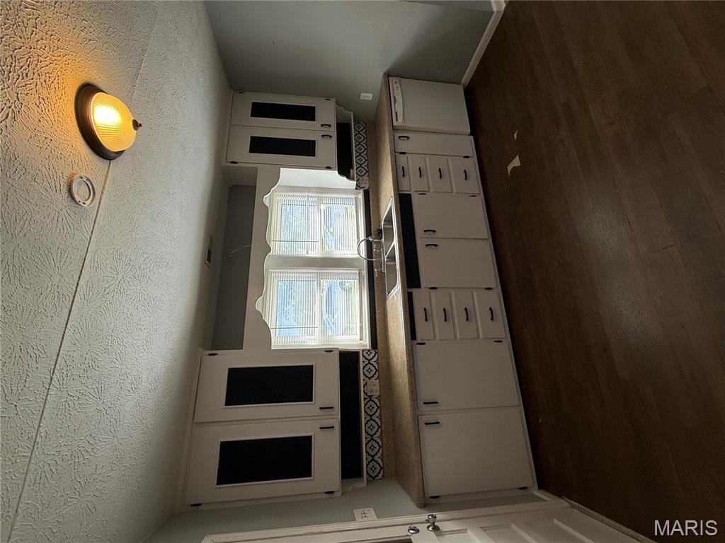 1719 North Weller Avenue Springfield, MO 65803 - Photo 7 of 16