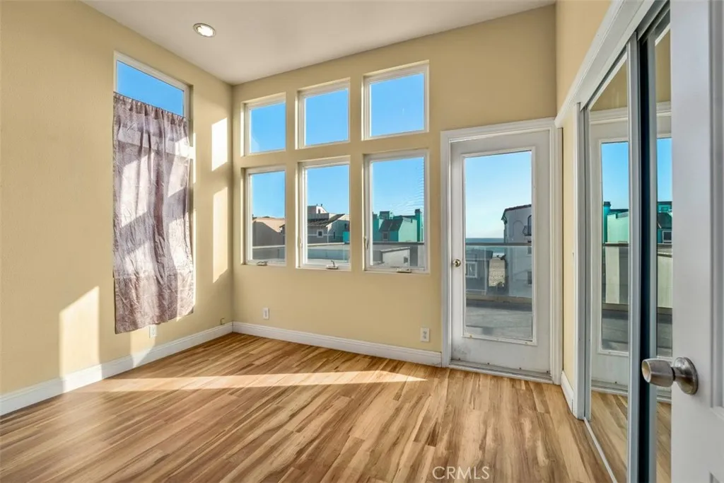 55 Surfside Avenue Surfside, CA 92649 - Photo 31 of 51