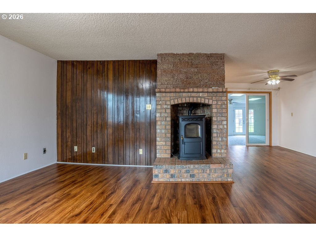2209 42nd Avenue Longview, WA 98632 - Photo 4 of 27