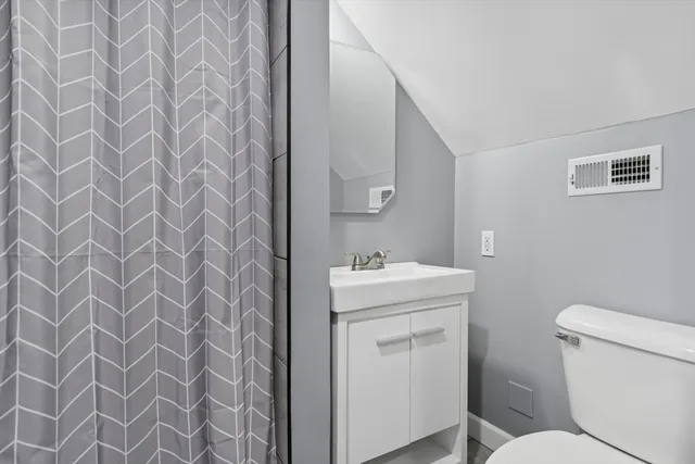 $319,900 | 907 Maple Avenue, Lisle, IL 60532