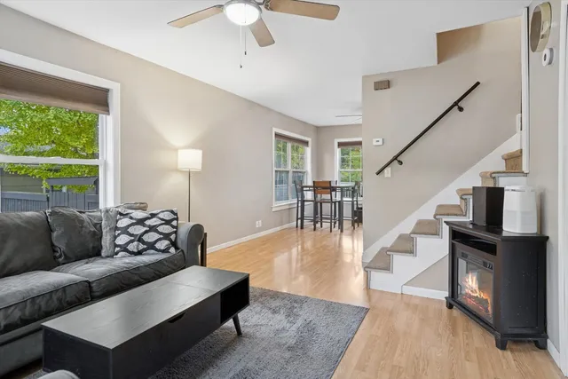 $319,900 | 907 Maple Avenue, Lisle, IL 60532