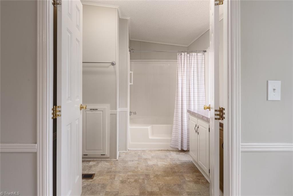 411 Apple Road Reidsville, NC 27320 - Photo 16 of 48 Master Bath