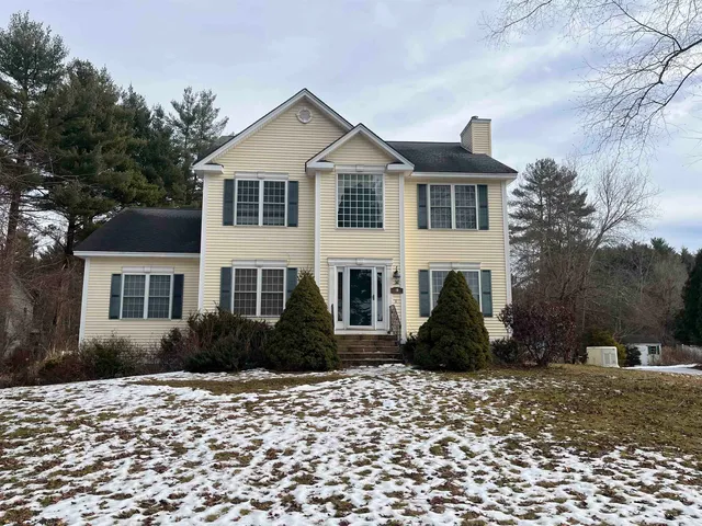 $899,000 | 10 Checkerberry Lane, Londonderry, NH 03053